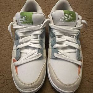 NWOT Nike dunks size 9.5w